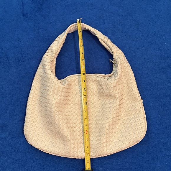 Urban Expressions cream shoulder tort bag - Picture 7 of 8